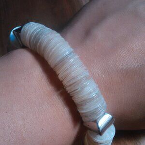 White Color Shell Stretch Bracelet